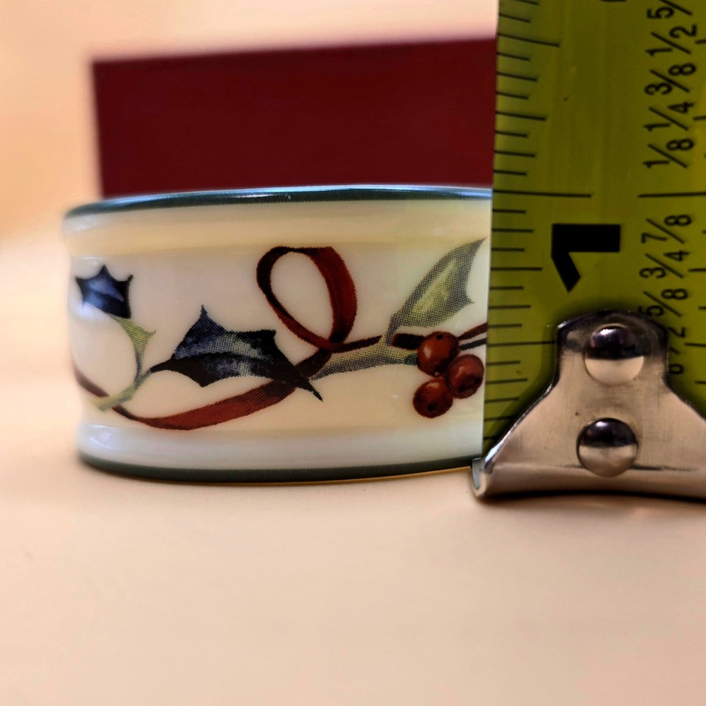 Lenox Winter Greetings Everyday Napkin‎ Rings Set of 4 Holly Berries Ivory China - Picture 14 of 14